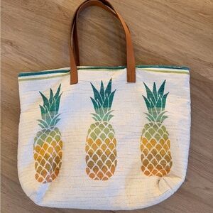 Star Mela Cream Tote with Pineapple Design